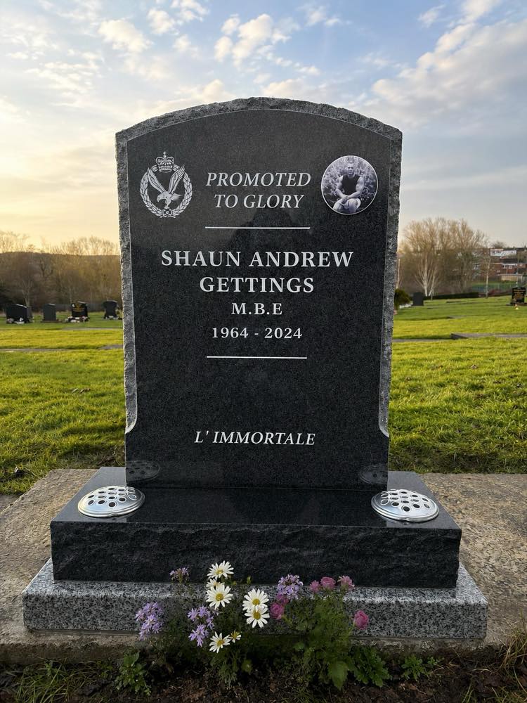 Lawn memorial
