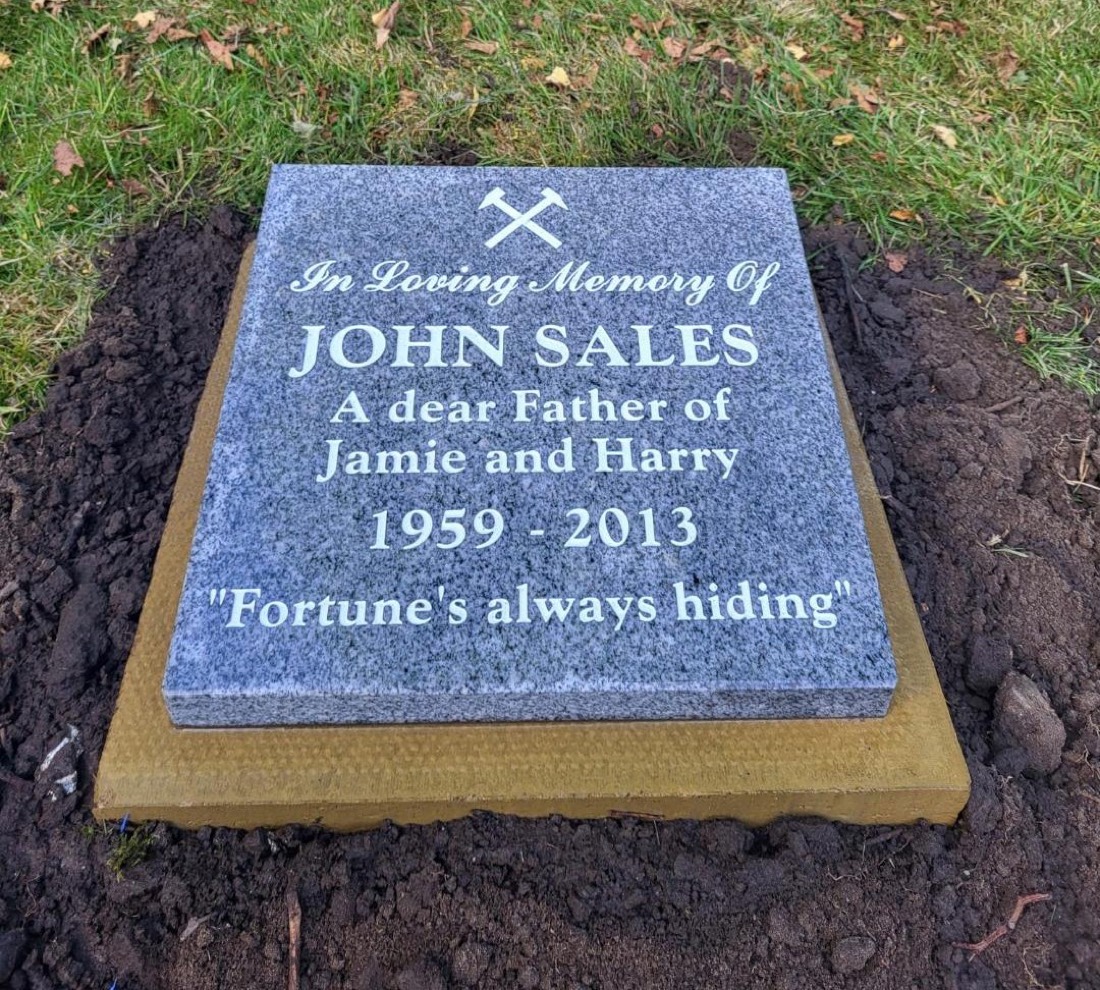Memorial vase, wedge or tablet by Eden Memorials — example 8